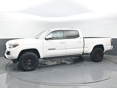 Used 2023 Toyota Tacoma SR5 w/ Technology Package image 2