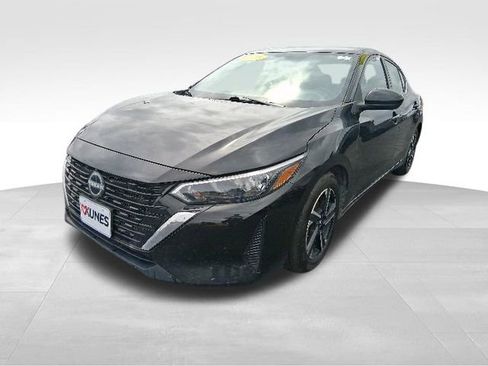 Used 2025 Nissan Sentra SV FWD image 3