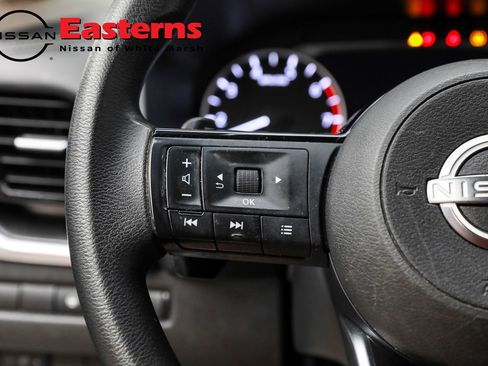 Used 2022 Nissan Rogue SV image 28