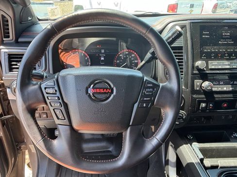 Used 2021 Nissan Titan PRO-4X w/ Pro-4x Convenience Package AWD/4WD image 16