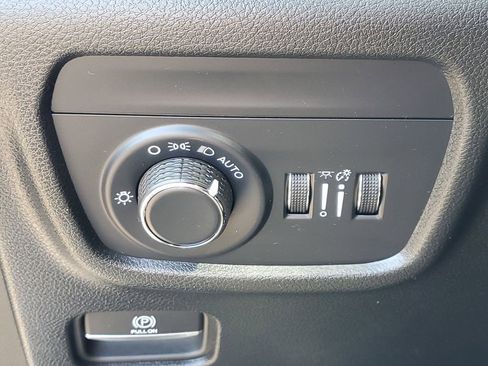 Certified 2025 Jeep Grand Cherokee L Altitude AWD/4WD image 24
