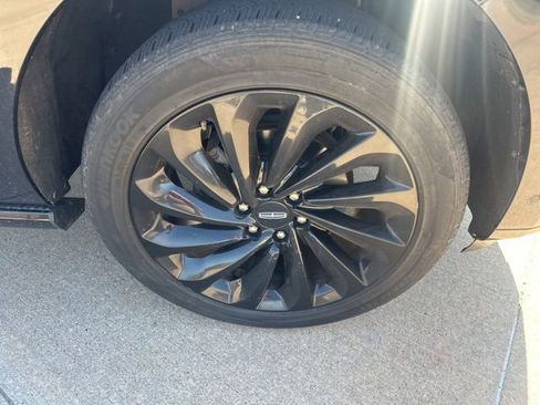 Used 2021 Lincoln Navigator L Reserve image 9