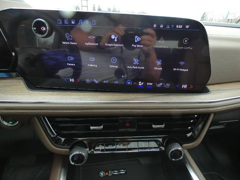 New 2026 Chevrolet Suburban High Country image 23