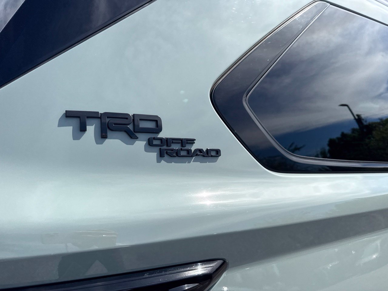 Used 2025 Toyota Sequoia Platinum w/ TRD Off-Road Package AWD/4WD image 8