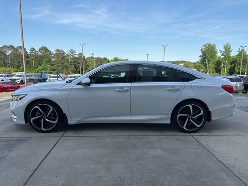 Used 2019 Honda Accord Sport image 4
