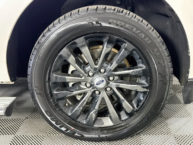 Used 2019 Ford Expedition Limited w/ Equipment Group 301A AWD/4WD image 29