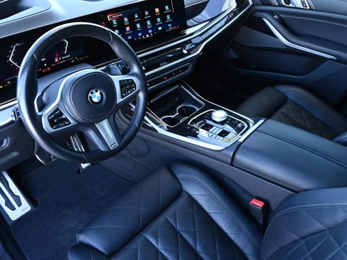 Certified 2024 BMW X7 xDrive40i w/ Executive Package image 12