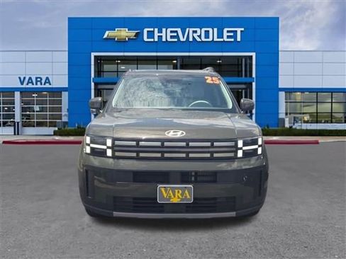 Used 2025 Hyundai Santa Fe SEL FWD image 8