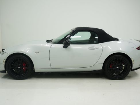 Used 2016 MAZDA MX-5 Miata Club w/ Brembo/BBS Package RWD image 7
