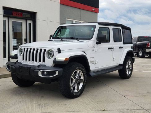 Used 2020 Jeep Wrangler Unlimited Sahara AWD/4WD image 26