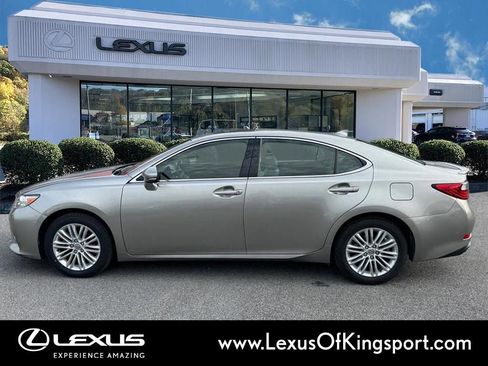 Used 2015 Lexus ES 350 w/ Luxury Package image 2
