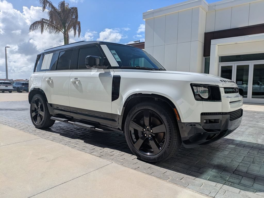 New 2026 Land Rover Defender 110 X-Dynamic SE AWD/4WD image 3