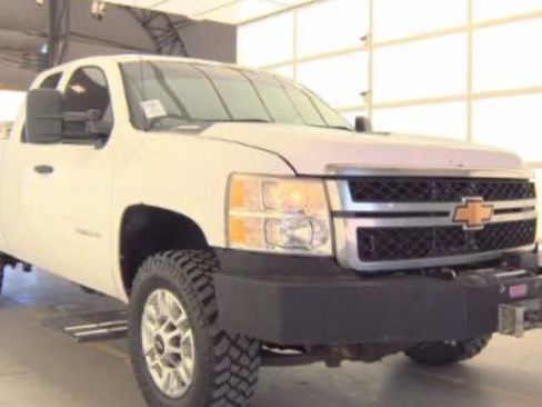 Used 2013 Chevrolet Silverado 2500 W/T image 1