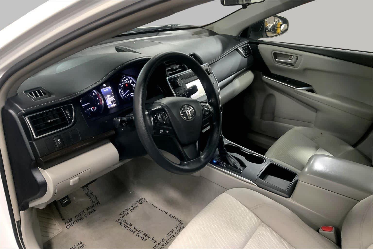 Used 2016 Toyota Camry LE FWD image 18