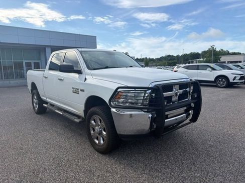 Used 2014 RAM 2500 SLT AWD/4WD image 3