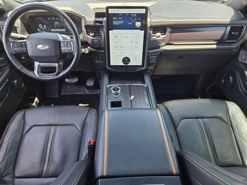 Used 2022 Ford Expedition Platinum RWD image 24