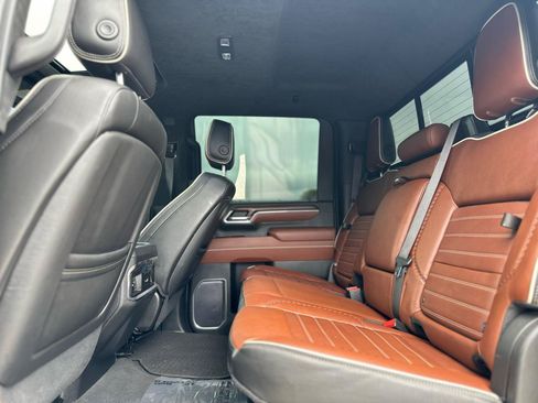 Used 2024 GMC Sierra 2500 Denali Ultimate w/ Max Trailering Package AWD/4WD image 15