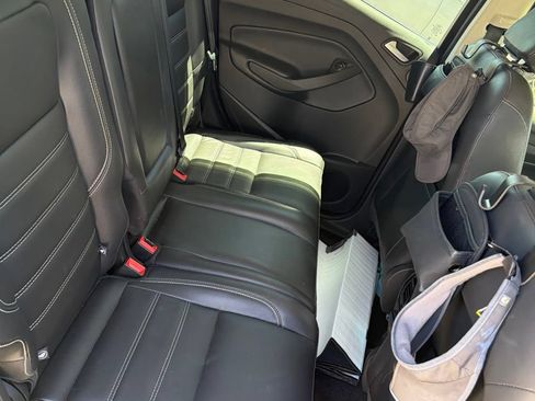 Used 2018 Ford C-MAX Titanium w/ Equipment Group 301A FWD image 17