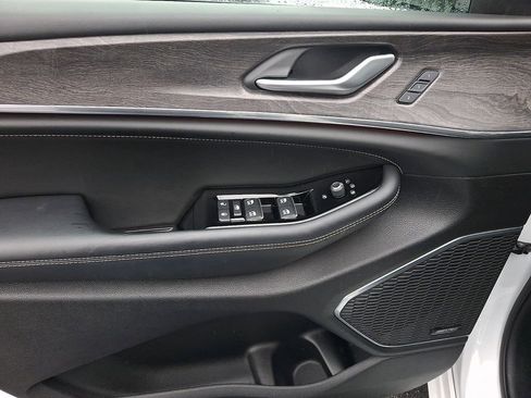 Used 2024 Jeep Grand Cherokee Overland w/ Trailer Tow Package image 12