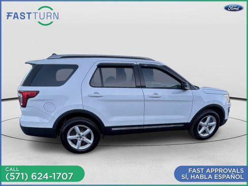 Used 2016 Ford Explorer XLT w/ Equipment Group 201A AWD/4WD image 10