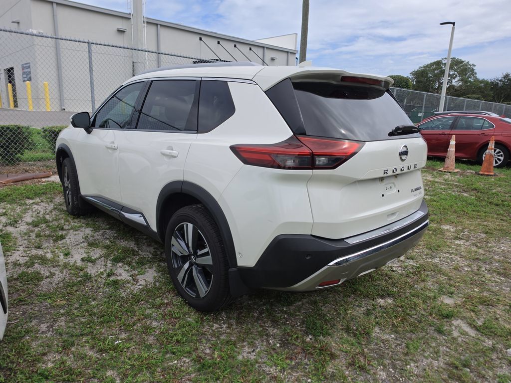 Used 2021 Nissan Rogue Platinum FWD image 4