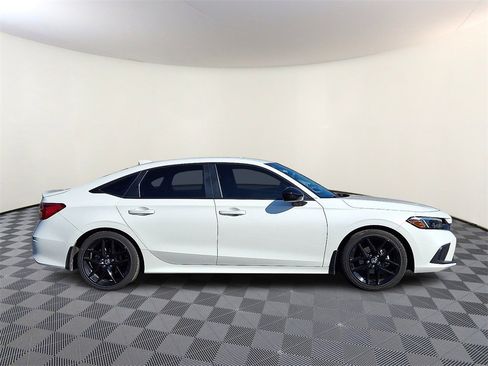 Used 2024 Honda Civic Sport image 10