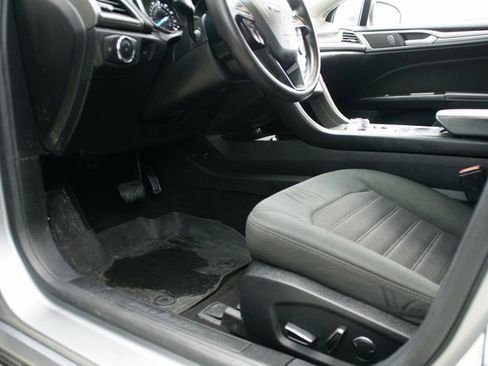 Used 2020 Ford Fusion SE image 14