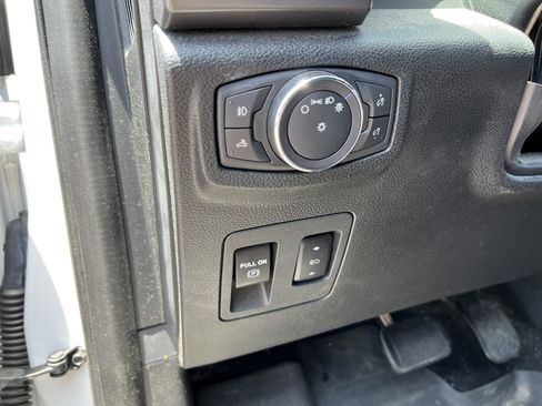 Used 2019 Ford F150 XLT w/ Equipment Group 302A Luxury AWD/4WD image 36