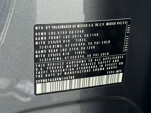 Used 2024 Volkswagen Tiguan SE w/ Panoramic Sunroof Package FWD image 23