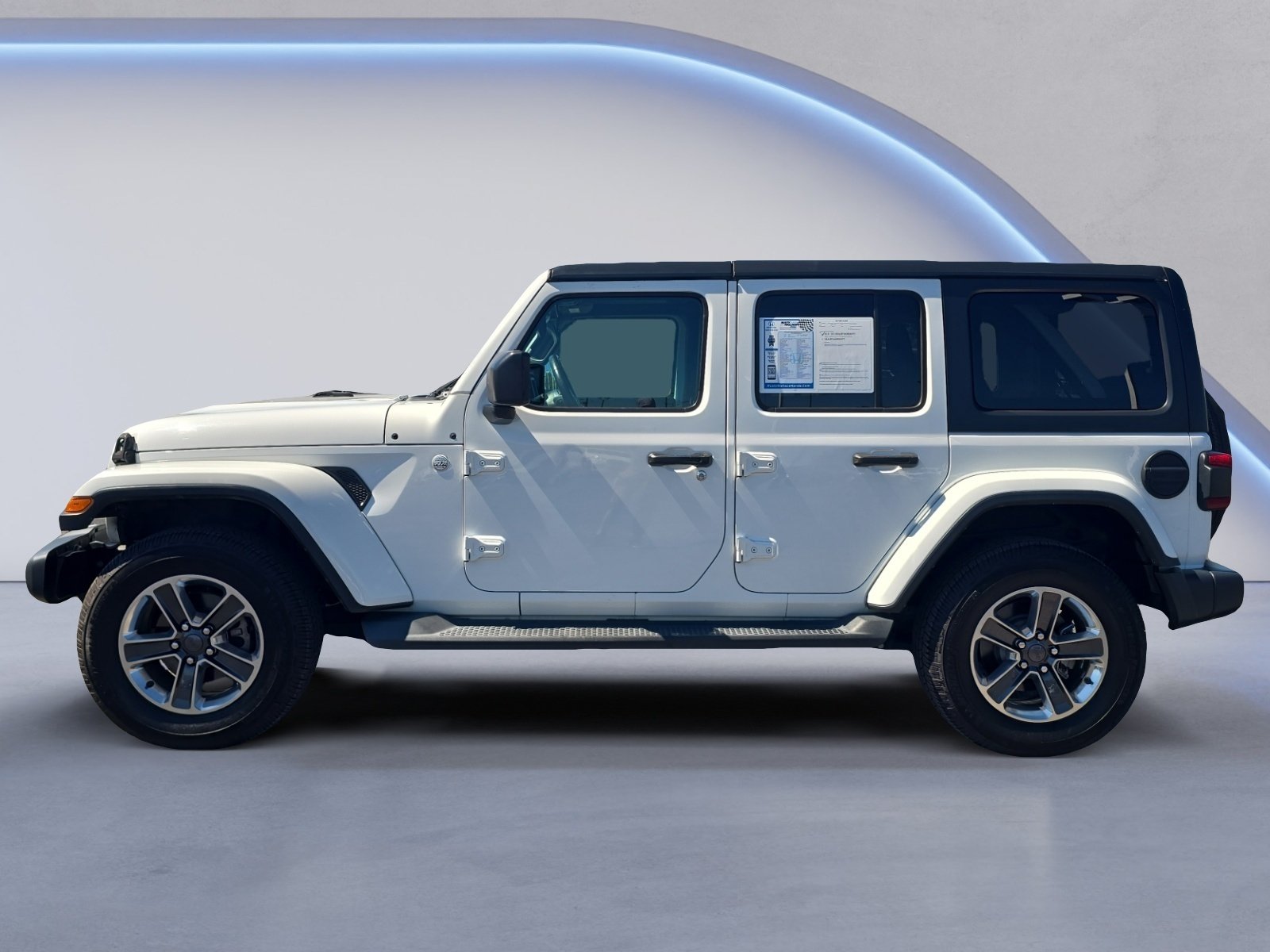 Used 2018 Jeep Wrangler Unlimited Sahara w/ LED Lighting Group AWD/4WD image 2