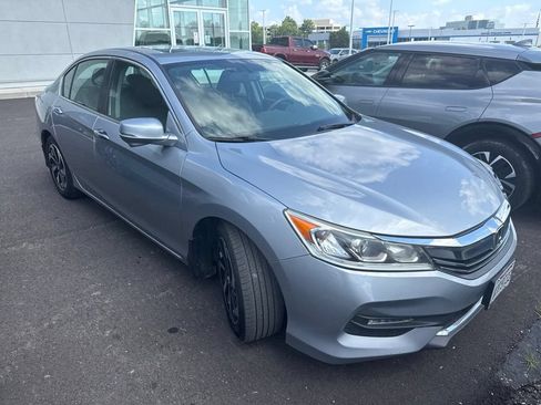 Used 2017 Honda Accord EX-L image 3