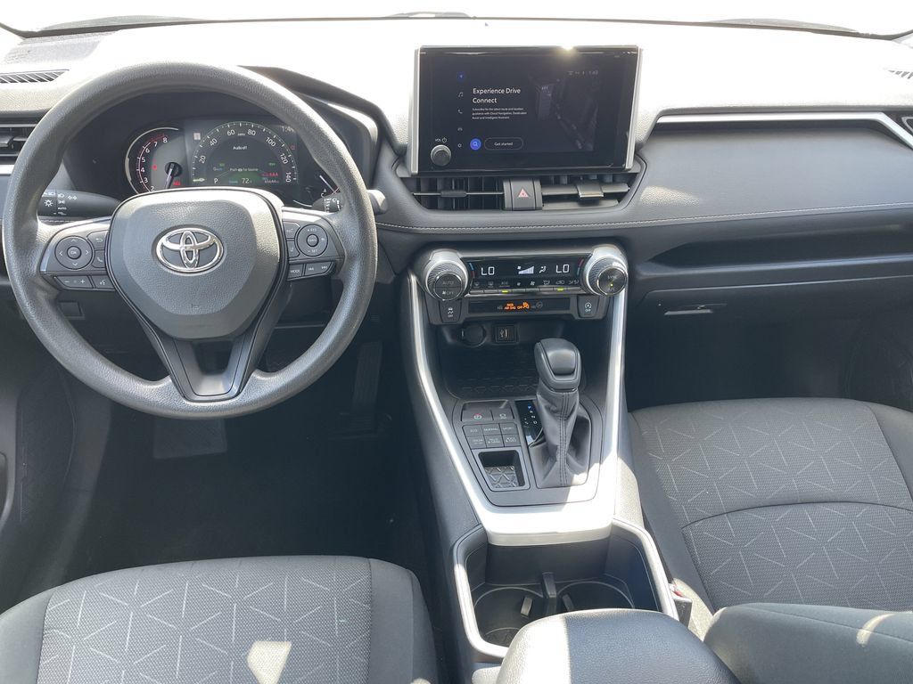 Used 2025 Toyota RAV4 XLE AWD/4WD image 15