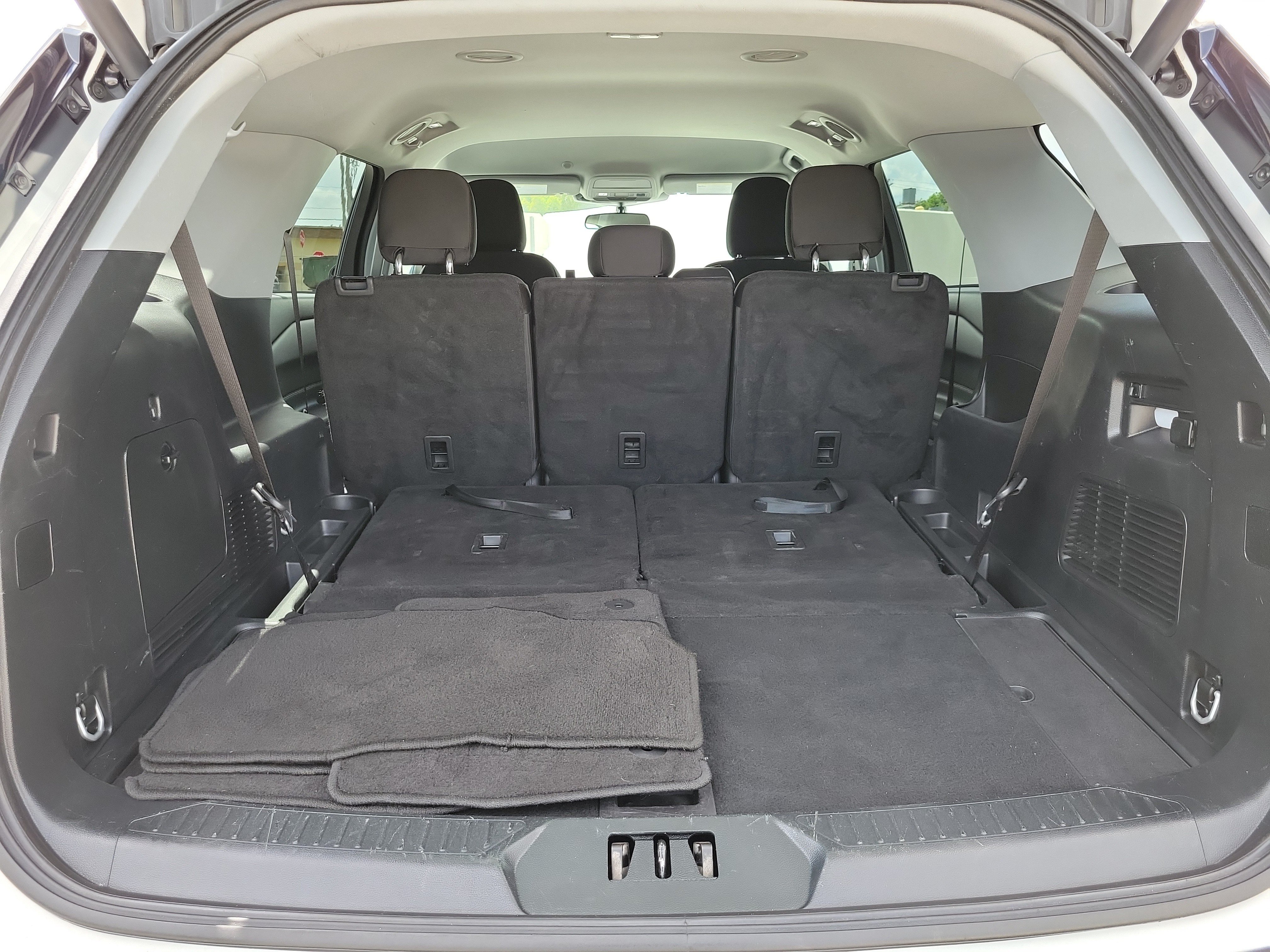 Used 2023 Ford Explorer XLT RWD image 15