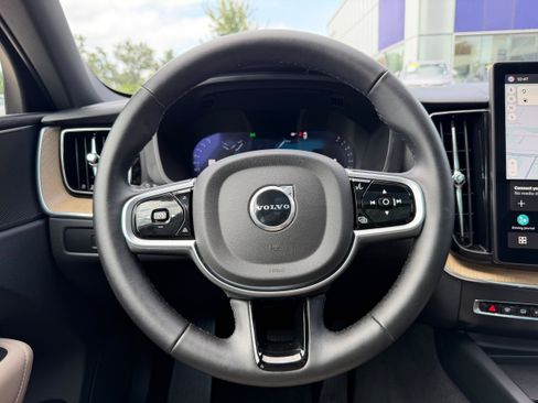 Certified 2026 Volvo XC60 B5 Plus AWD/4WD image 17