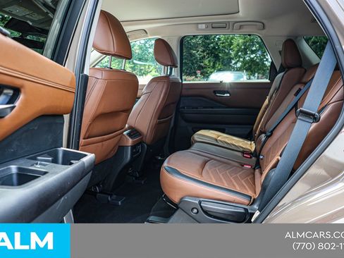 Used 2023 Nissan Pathfinder Platinum w/ Cargo Package FWD image 19