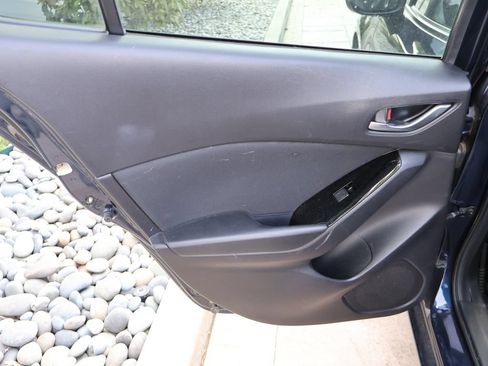 Used 2017 MAZDA MAZDA3 Sport FWD image 14