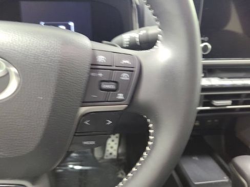 Used 2026 Toyota Camry SE w/ Convenience Package FWD image 19