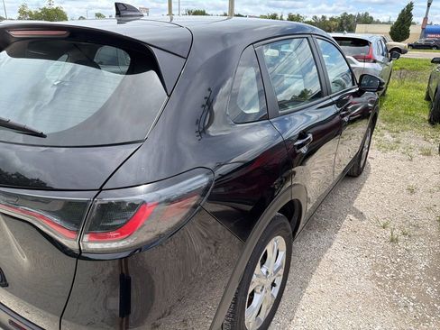 Used 2025 Honda HR-V LX image 8