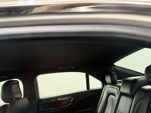 Used 2019 Lincoln Continental Premiere image 10