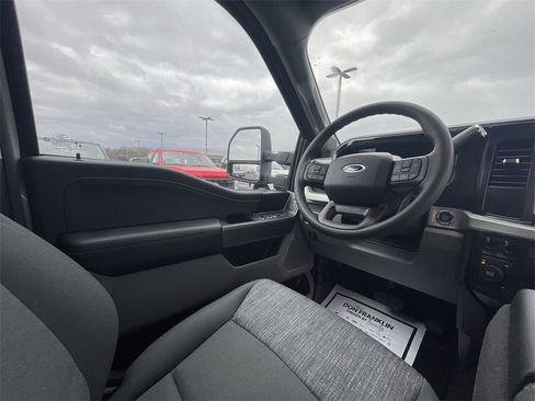 New 2026 Ford F250 XLT w/ XLT Premium Package image 13