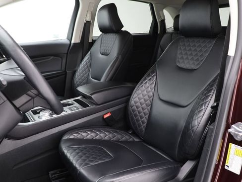 Used 2024 Ford Edge Titanium image 16