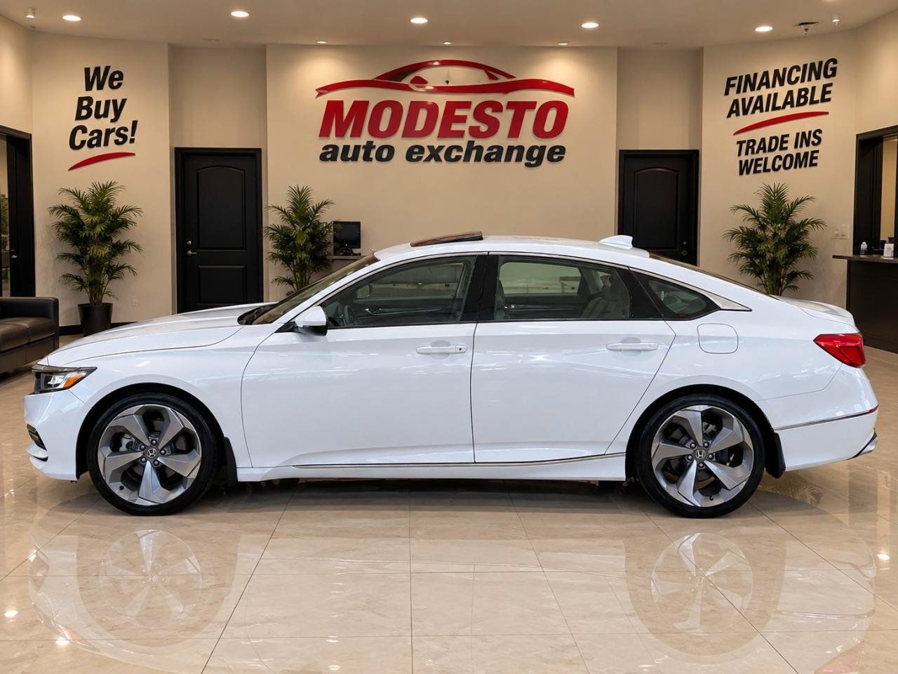 Used 2018 Honda Accord Touring image 6