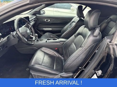 Used 2024 Ford Mustang Premium image 3