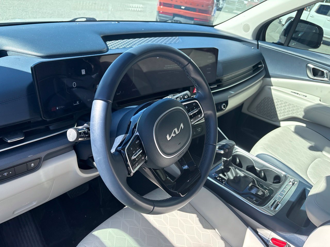 Used 2025 Kia Carnival SX FWD image 4