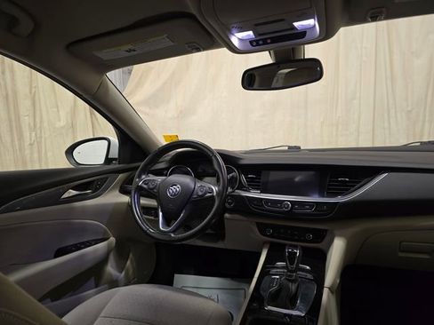 Used 2018 Buick Regal Preferred w/ Sights and Sounds Package image 34