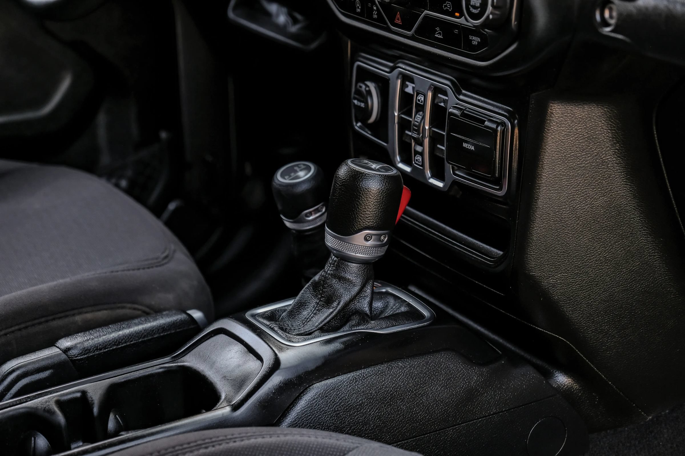 Used 2023 Jeep Gladiator Sport AWD/4WD image 30