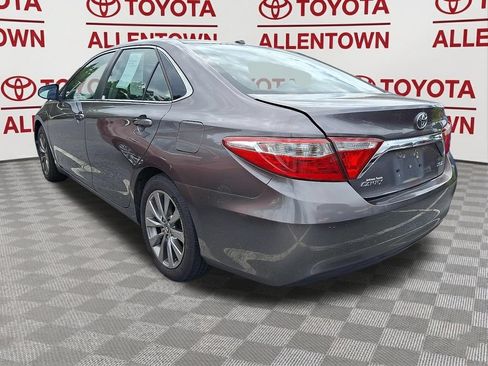 Used 2016 Toyota Camry XLE w/ Moonroof Package FWD image 4