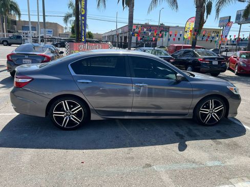 Used 2017 Honda Accord Sport Special Edition image 27