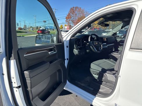 New 2025 Chevrolet Silverado 1500 LT image 9