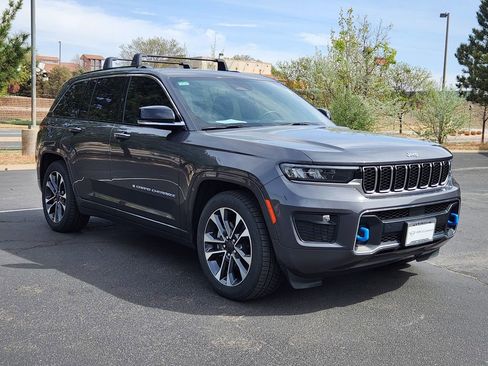 Used 2022 Jeep Grand Cherokee Overland AWD/4WD image 4